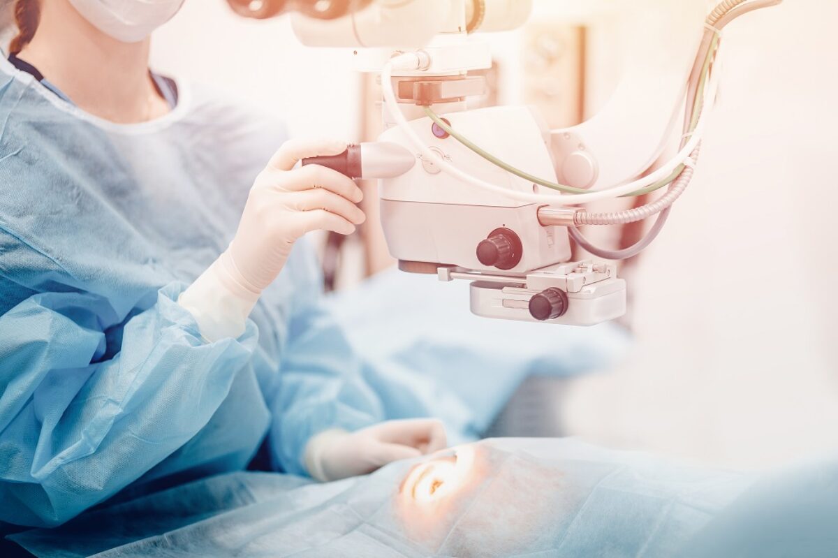 Read more about the article The Science Behind Laser Eye Surgery: How It Corrects Vision Problems